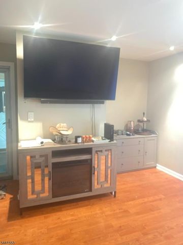 95 Morgan Pl, East Brunswick Twp., NJ 08816
