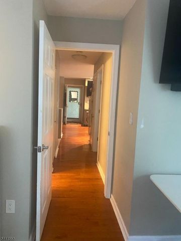 95 Morgan Pl, East Brunswick Twp., NJ 08816