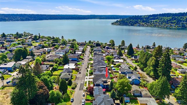 1122 N 34th Street, Renton, WA 98056