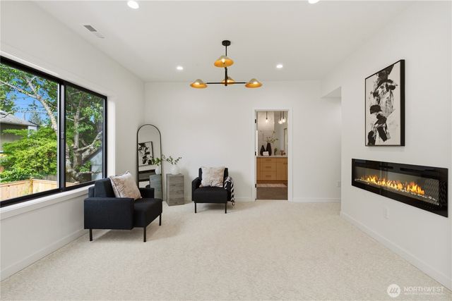 1122 N 34th Street, Renton, WA 98056