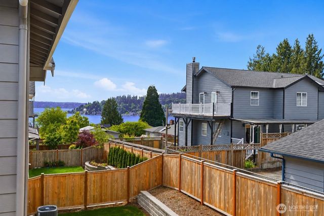 1122 N 34th Street, Renton, WA 98056