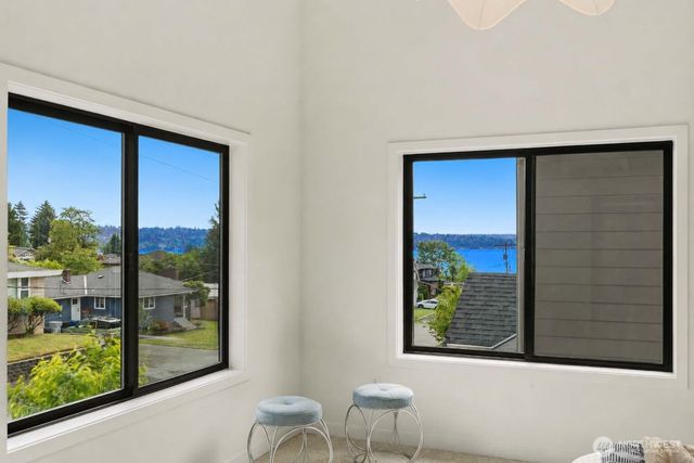 1122 N 34th Street, Renton, WA 98056