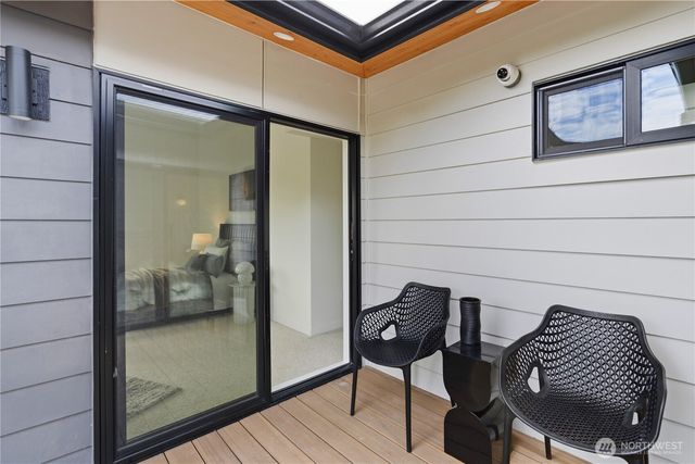 1122 N 34th Street, Renton, WA 98056