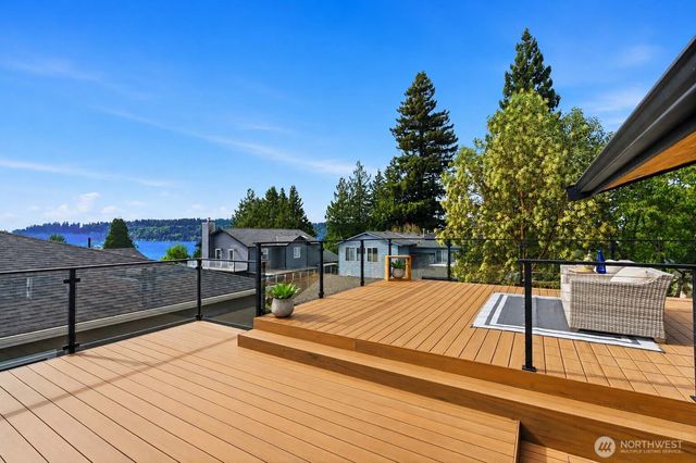 1122 N 34th Street, Renton, WA 98056
