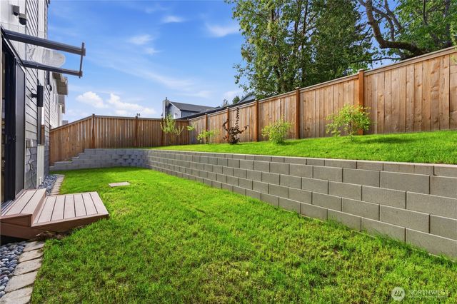 1122 N 34th Street, Renton, WA 98056