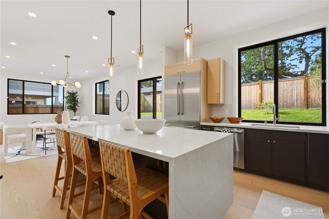 1122 N 34th Street, Renton, WA 98056