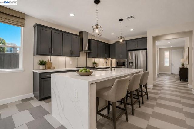 208 Halloran Ct, Brentwood, CA 94513