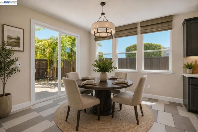 208 Halloran Ct, Brentwood, CA 94513