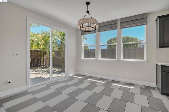 208 Halloran Ct, Brentwood, CA 94513