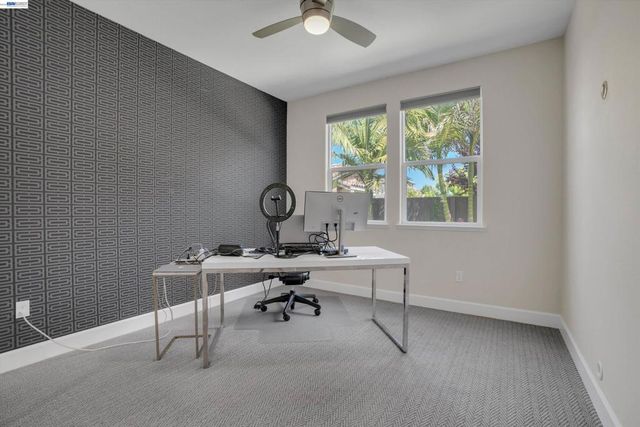 208 Halloran Ct, Brentwood, CA 94513