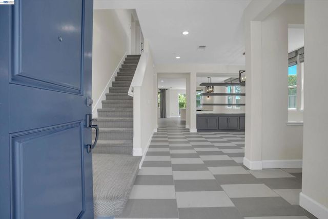 208 Halloran Ct, Brentwood, CA 94513