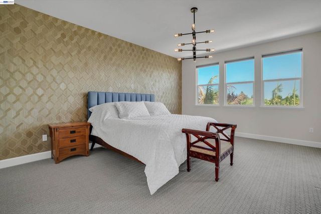 208 Halloran Ct, Brentwood, CA 94513