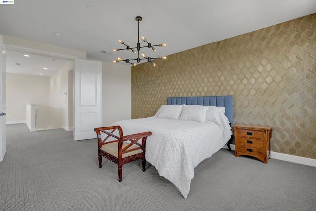 208 Halloran Ct, Brentwood, CA 94513
