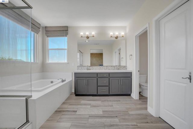 208 Halloran Ct, Brentwood, CA 94513