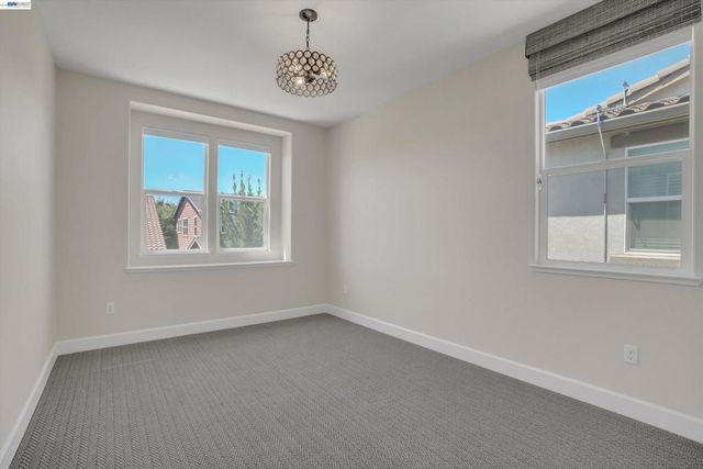 208 Halloran Ct, Brentwood, CA 94513