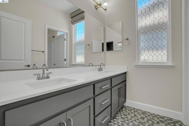 208 Halloran Ct, Brentwood, CA 94513