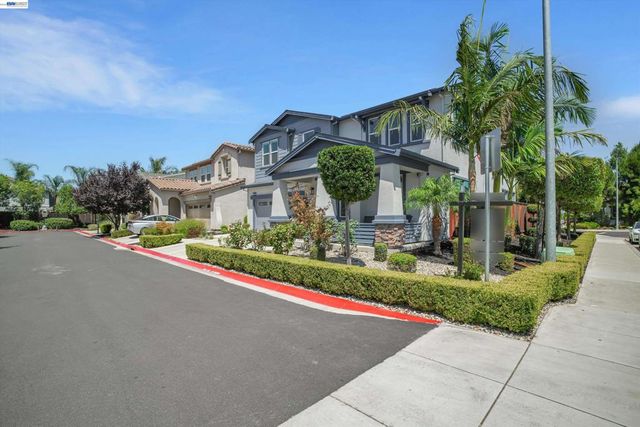 208 Halloran Ct, Brentwood, CA 94513