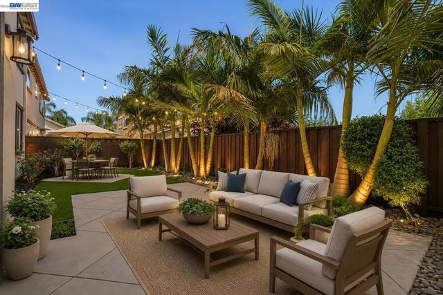 208 Halloran Ct, Brentwood, CA 94513