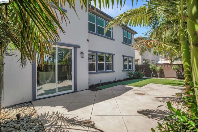 208 Halloran Ct, Brentwood, CA 94513