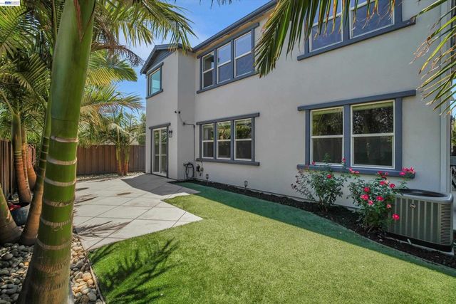 208 Halloran Ct, Brentwood, CA 94513