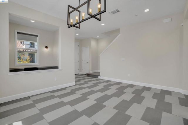 208 Halloran Ct, Brentwood, CA 94513