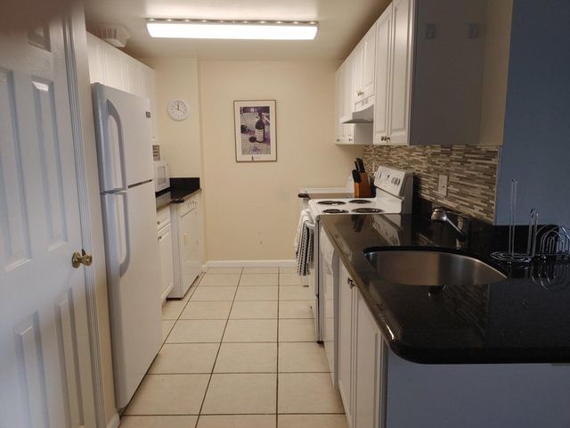 2100 Greenview Shores Boulevard 519, Wellington, FL 33414
