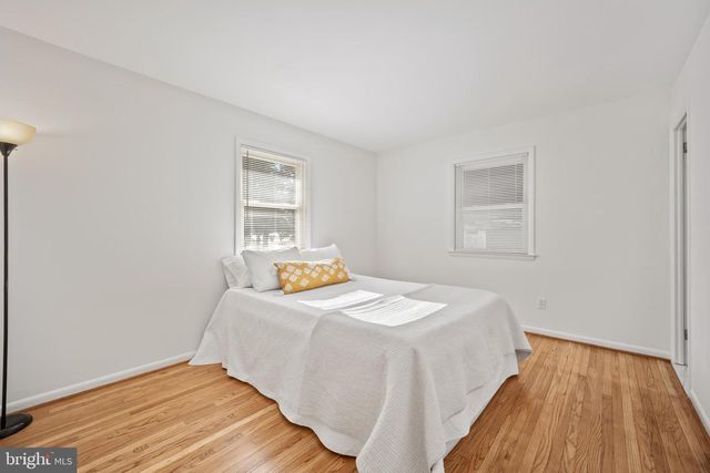 2 HODGKINS PL, New Castle, DE 19720