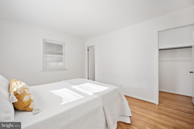 2 HODGKINS PL, New Castle, DE 19720