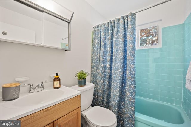 2 HODGKINS PL, New Castle, DE 19720