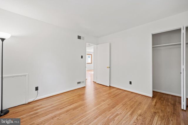 2 HODGKINS PL, New Castle, DE 19720