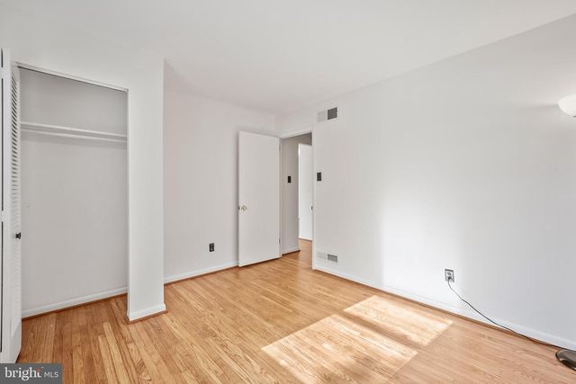 2 HODGKINS PL, New Castle, DE 19720