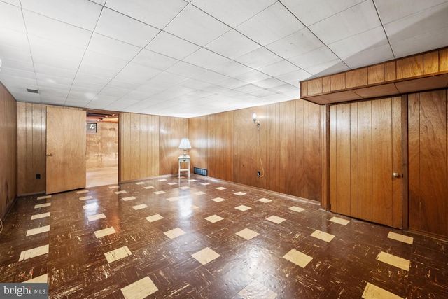 2 HODGKINS PL, New Castle, DE 19720