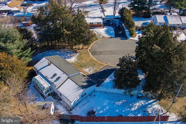 2 HODGKINS PL, New Castle, DE 19720