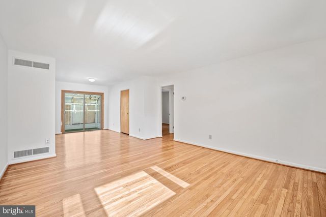 2 HODGKINS PL, New Castle, DE 19720