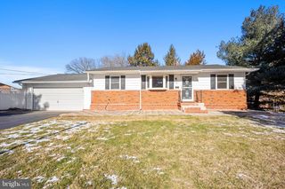 2 HODGKINS PL, New Castle, DE 19720