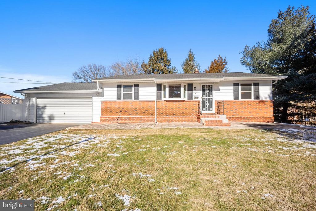 2 HODGKINS PL, New Castle, DE 19720