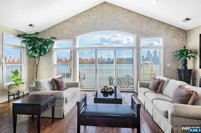 48 Lydia Drive, Guttenberg, NJ 07093