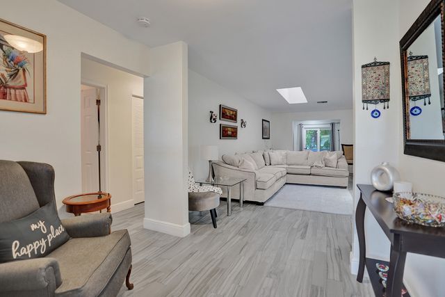 5965 Los Alamos Lane, Delray Beach, FL 33484