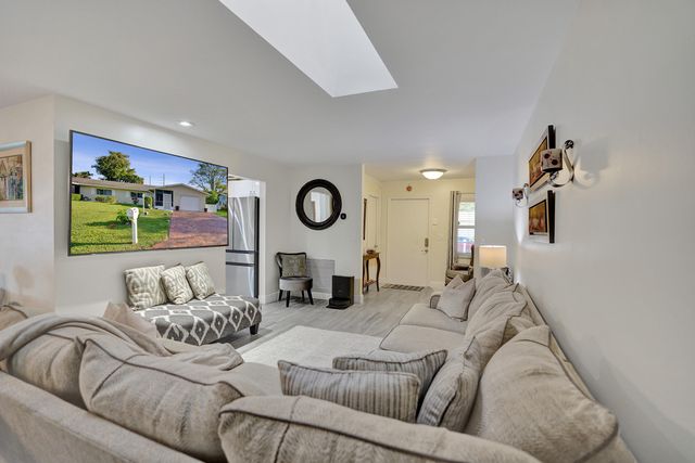 5965 Los Alamos Lane, Delray Beach, FL 33484