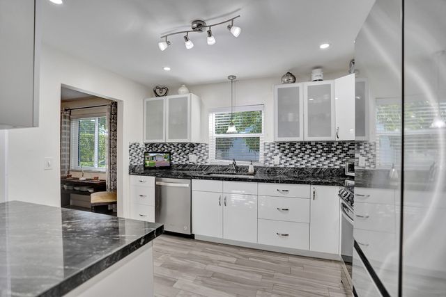 5965 Los Alamos Lane, Delray Beach, FL 33484