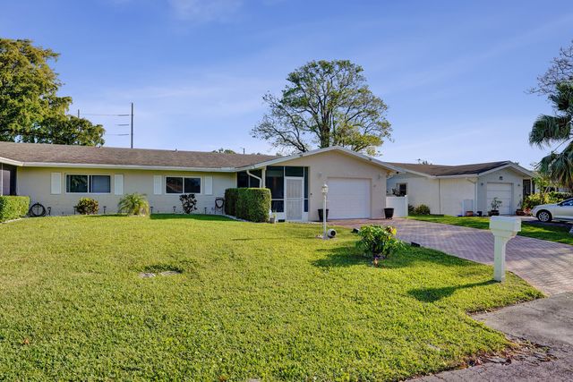 5965 Los Alamos Lane, Delray Beach, FL 33484