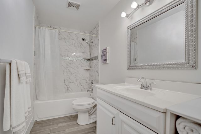 5965 Los Alamos Lane, Delray Beach, FL 33484