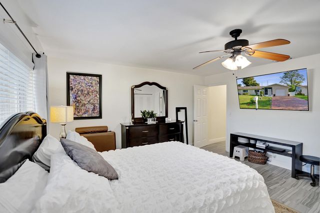 5965 Los Alamos Lane, Delray Beach, FL 33484