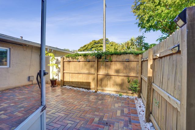 5965 Los Alamos Lane, Delray Beach, FL 33484