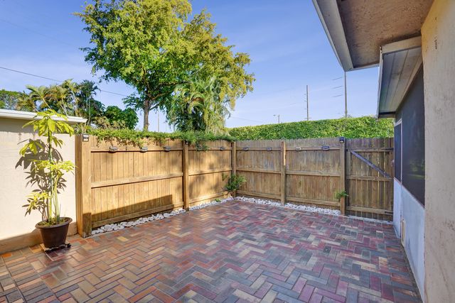 5965 Los Alamos Lane, Delray Beach, FL 33484