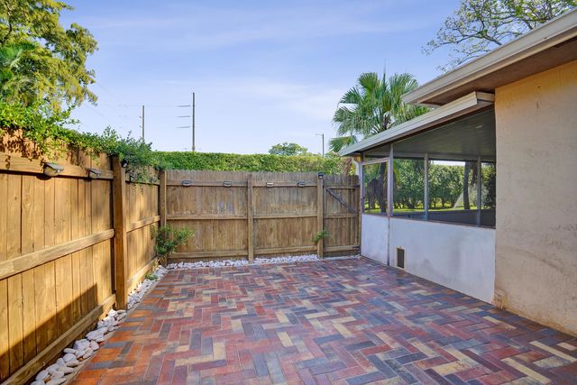 5965 Los Alamos Lane, Delray Beach, FL 33484