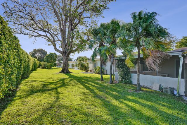 5965 Los Alamos Lane, Delray Beach, FL 33484