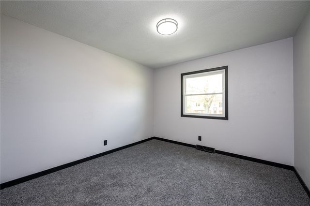 1625 South View NW, Cedar Rapids, IA 52405