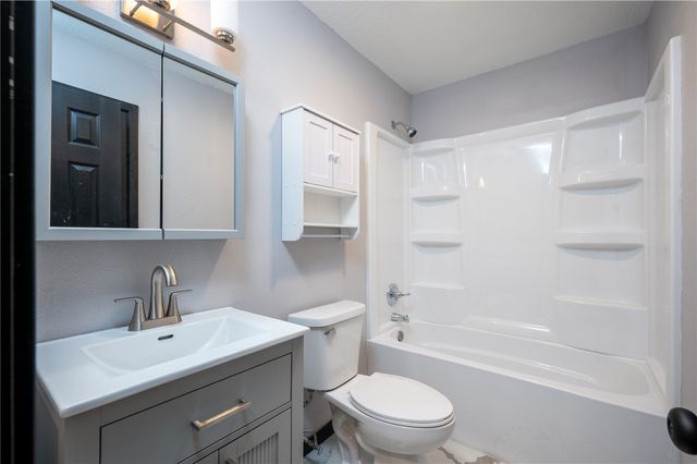 1625 South View NW, Cedar Rapids, IA 52405