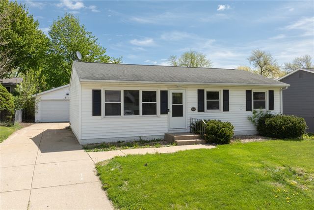 1625 South View NW, Cedar Rapids, IA 52405